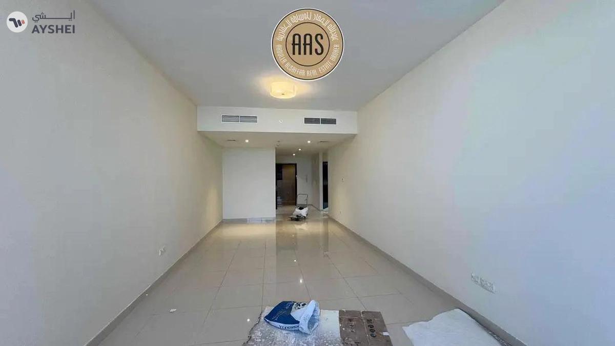spacious 3bhk in sheikh zayad road rent only 235k-4-4
