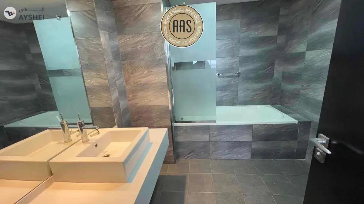 spacious 3bhk in sheikh zayad road rent only 235k-7-7