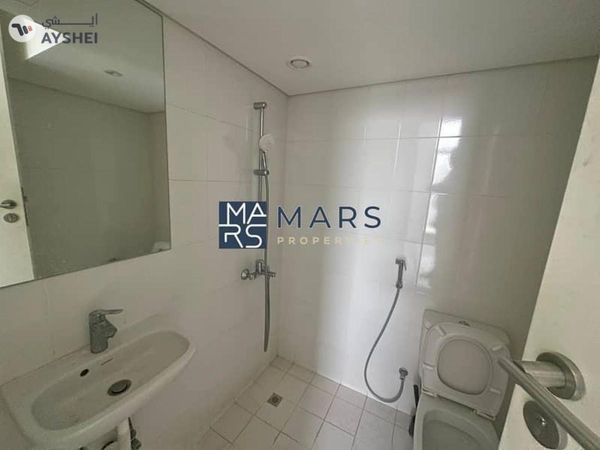 Spacious 4 bedrooms villa is available for sales in nasma Residence-4-4