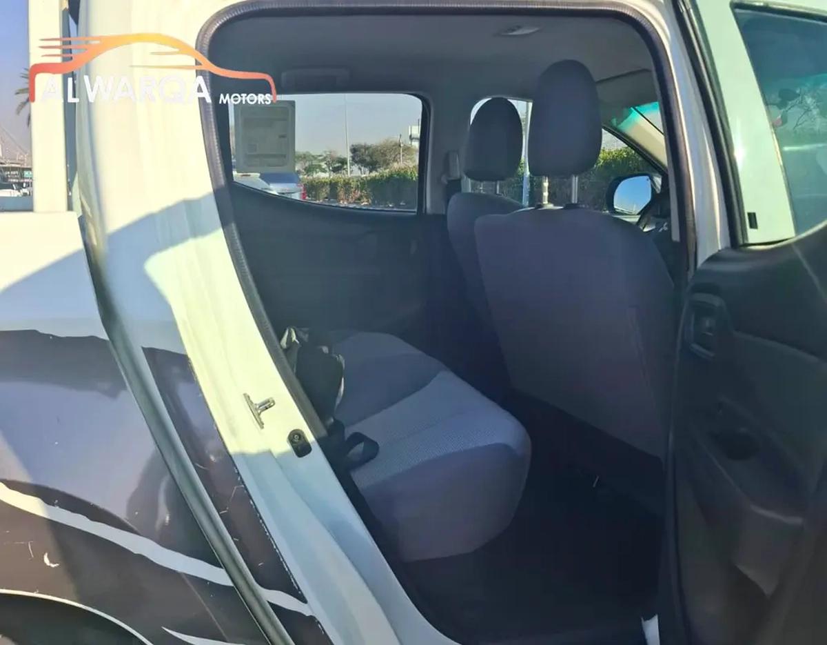 Mitsubishi L200 Double Cab GLX-11-11