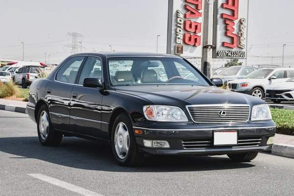 1998 - LEXUS LS400 - SUPER CLEAN - ONLY 89,000 KM