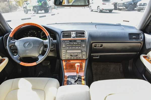 1998 - LEXUS LS400 - SUPER CLEAN - ONLY 89,000 KM