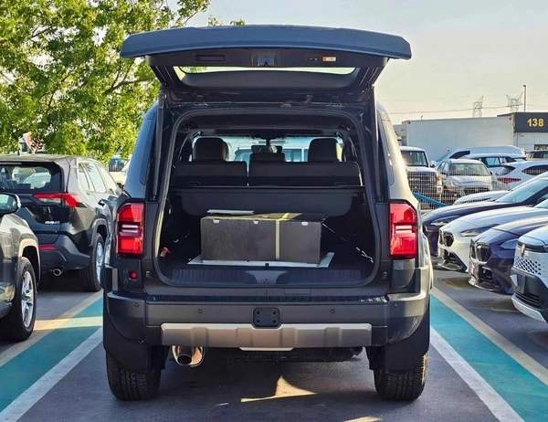 Toyota Prado ALL ROUNDER MID OPTION ||2.8L DIESEL V4|| LETHAER WITH DRIVER PWR SEAT ||SUNROOF