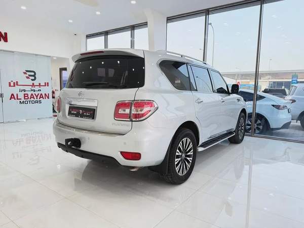 نيسان باترول بلاتينيوم سته سلندر V6 فضي / زعفراني خليجي Nissan Patrol SE Platinum 2017 - GCC Specs