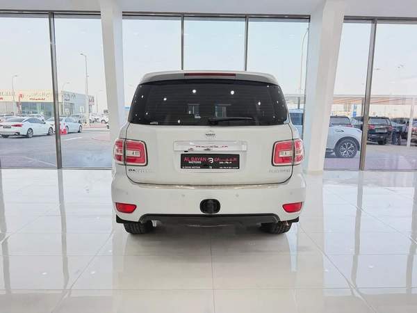 نيسان باترول بلاتينيوم سته سلندر V6 فضي / زعفراني خليجي Nissan Patrol SE Platinum 2017 - GCC Specs