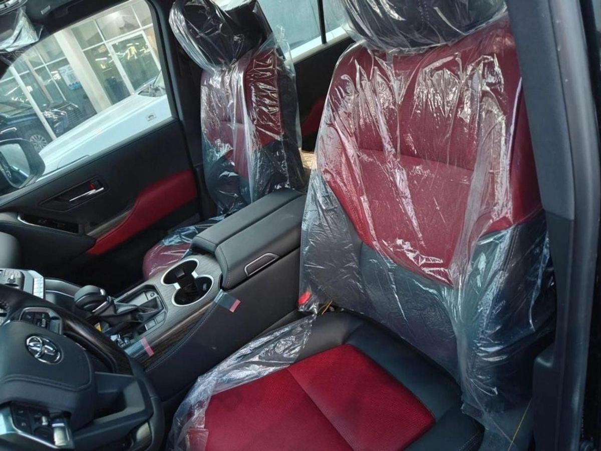 Toyota Land Cruiser VXR3.3 GCC WITH RADAR-2-2