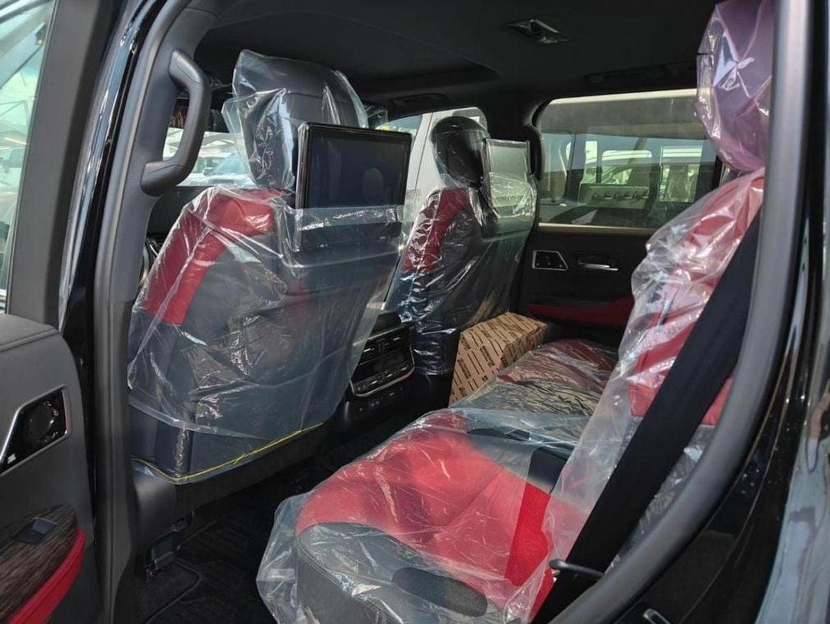 Toyota Land Cruiser VXR3.3 GCC WITH RADAR-3-3