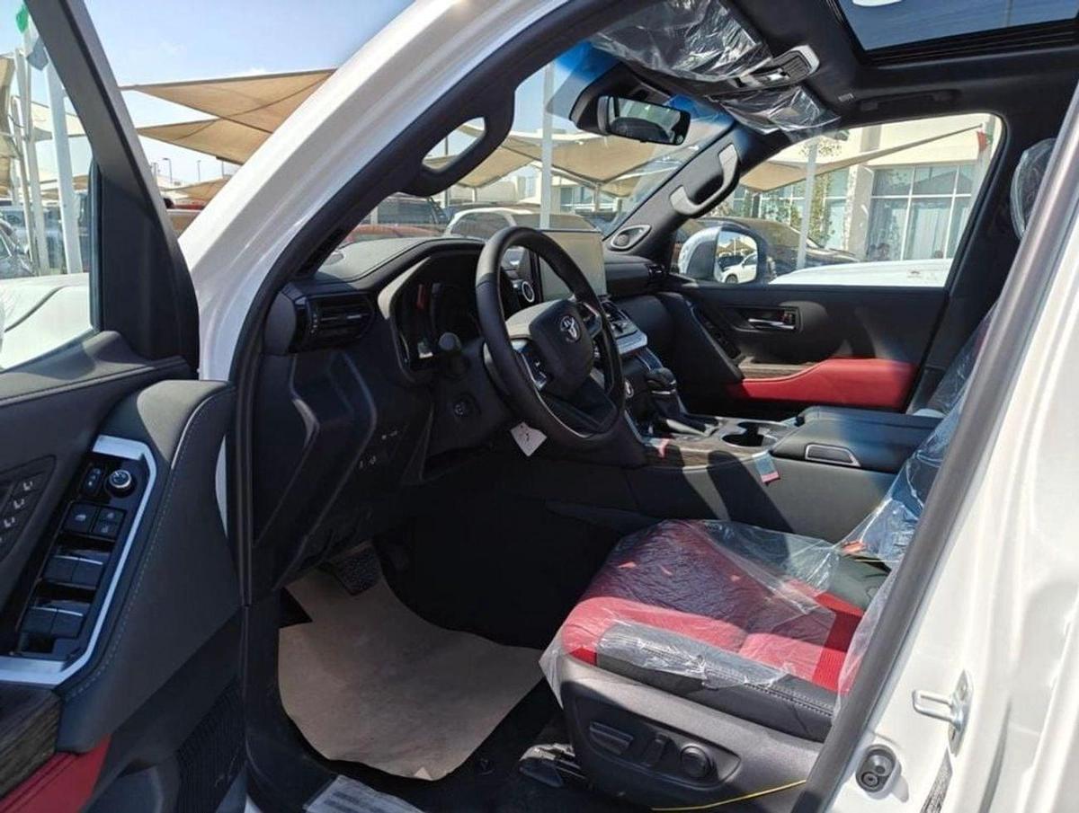 Toyota Land Cruiser VXR3.3 GCC WITH RADAR-4-4