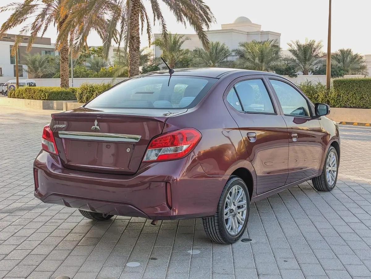 Mitsubishi Attrage 2022 GCC MID Premium Condition With Low KM Economical Family Sedan-14-14