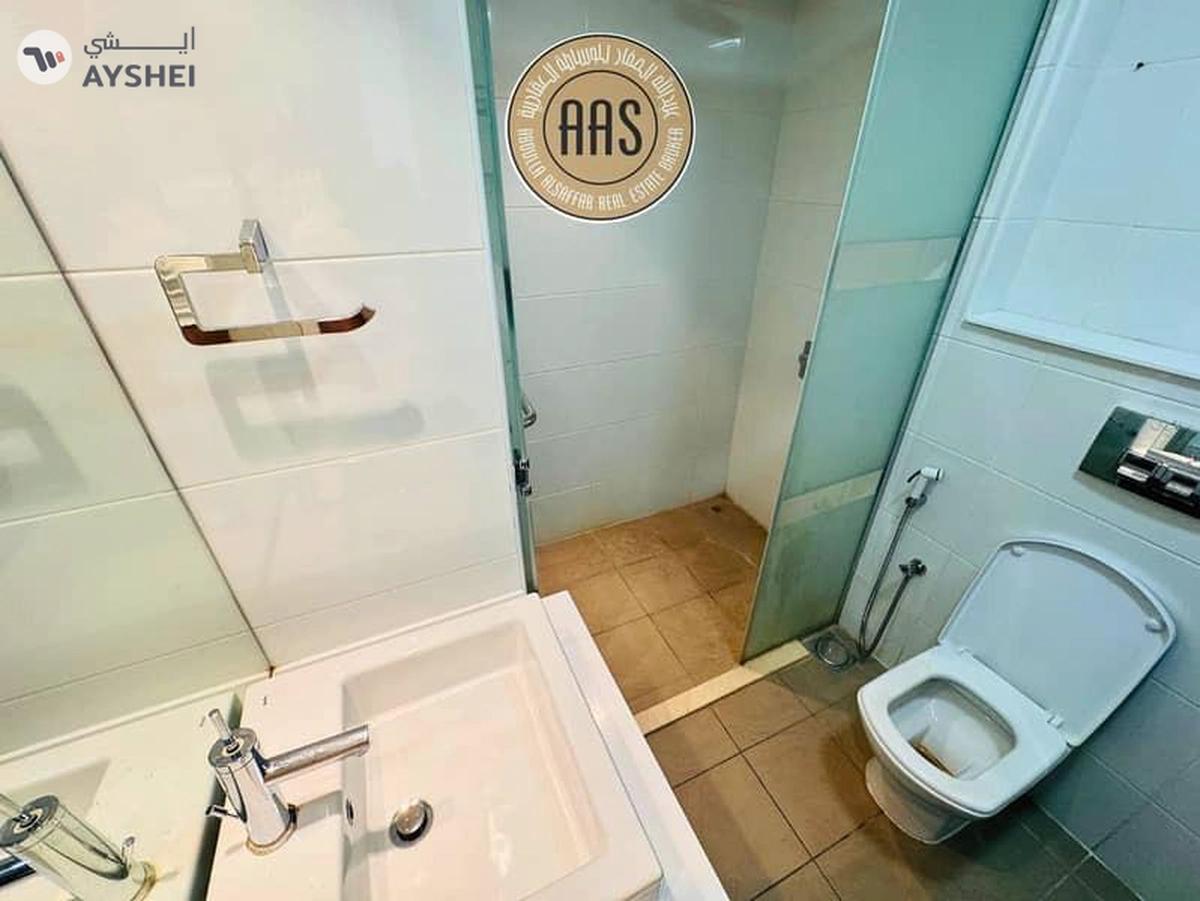 HUGE SIZE 2BHK || NEAR TO METRO || ALL AMENITIES || PARKING-10-10