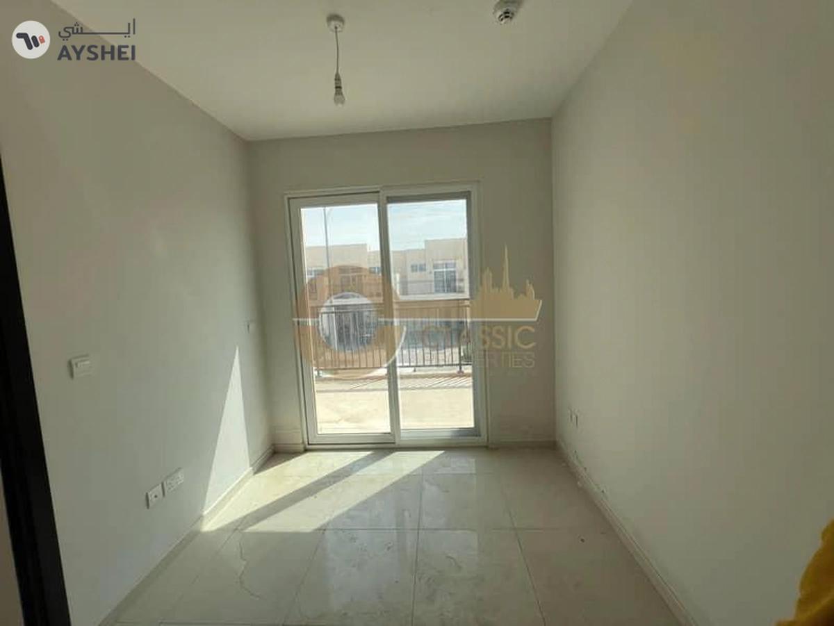 Freshly Maintained | Spacious | 3 Bed Townhouse-1-1