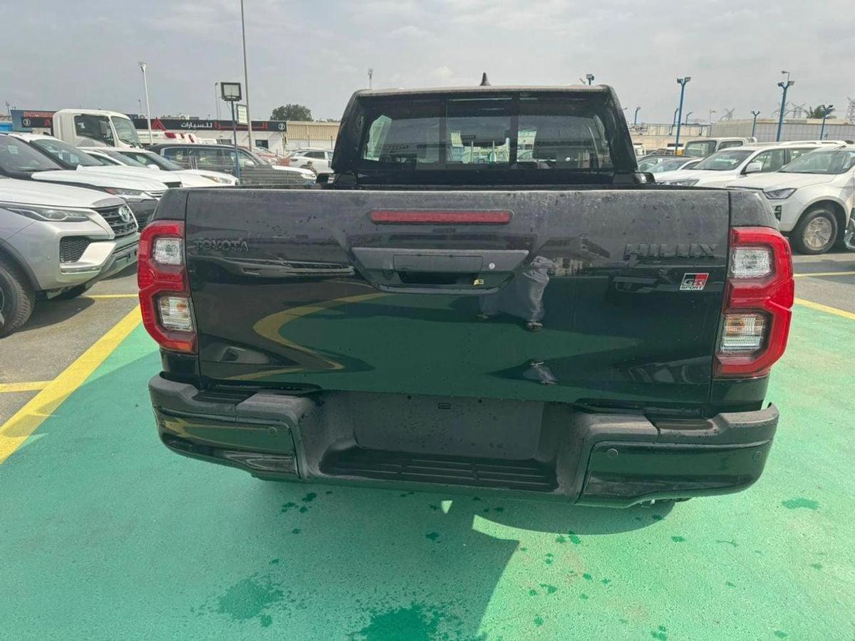 Toyota Hilux GR Sport 4.0L 2025 MODEL-4-4