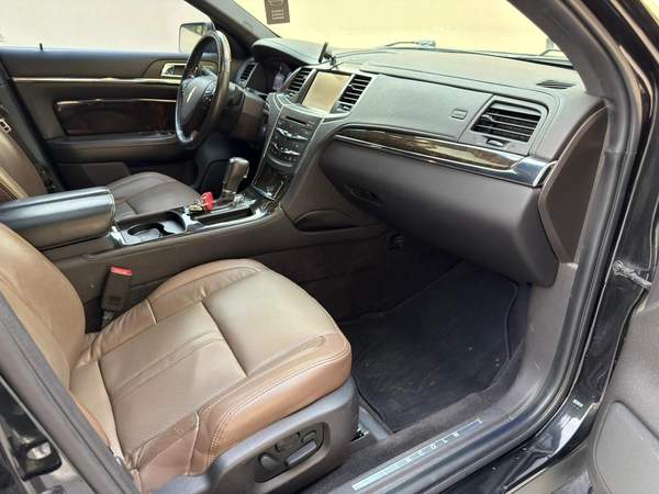 Gulf Specs 2014 LINCOLN MKS High-Line 3.7Litre V6 (Agency Serviced)