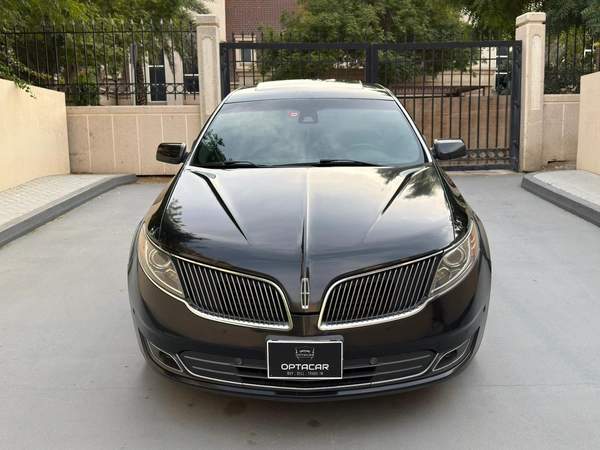 Gulf Specs 2014 LINCOLN MKS High-Line 3.7Litre V6 (Agency Serviced)