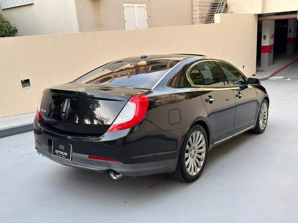 Gulf Specs 2014 LINCOLN MKS High-Line 3.7Litre V6 (Agency Serviced)