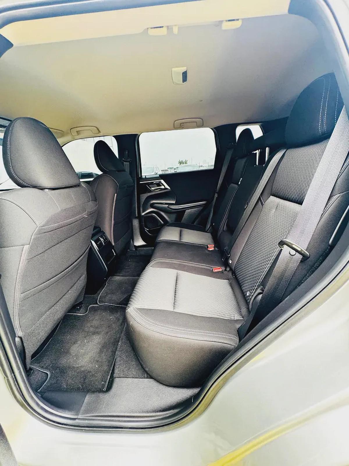 2023 Mitsubishi Outlander - GCC Specs - Like New!-10-10