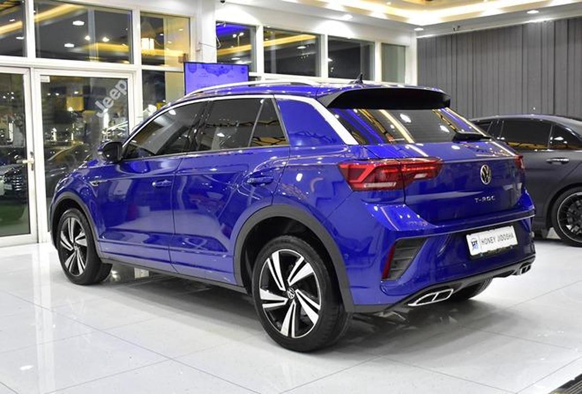 Volkswagen T-ROC R-Line ( 2023 Model ) in Blue Color GCC Specs-11-11