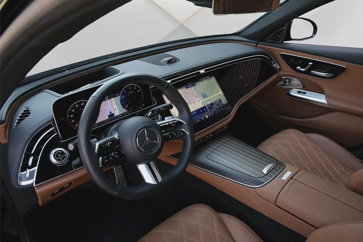 MERCEDES BENZ E 300 - 2024 - GCC - GARGASH WARRANTY + SERVICE CONTRACT - ORIGINAL PAINT-7-7