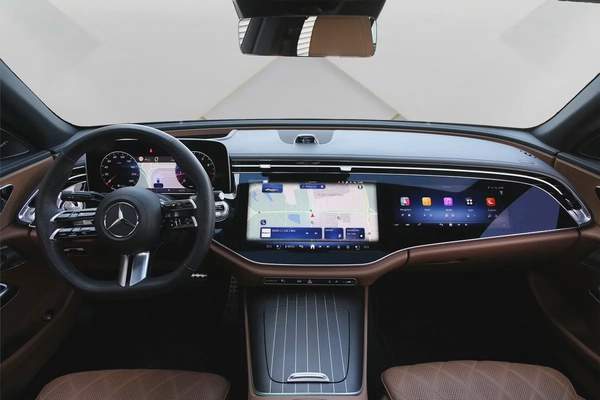 MERCEDES BENZ E 300 - 2024 - GCC - GARGASH WARRANTY + SERVICE CONTRACT - ORIGINAL PAINT