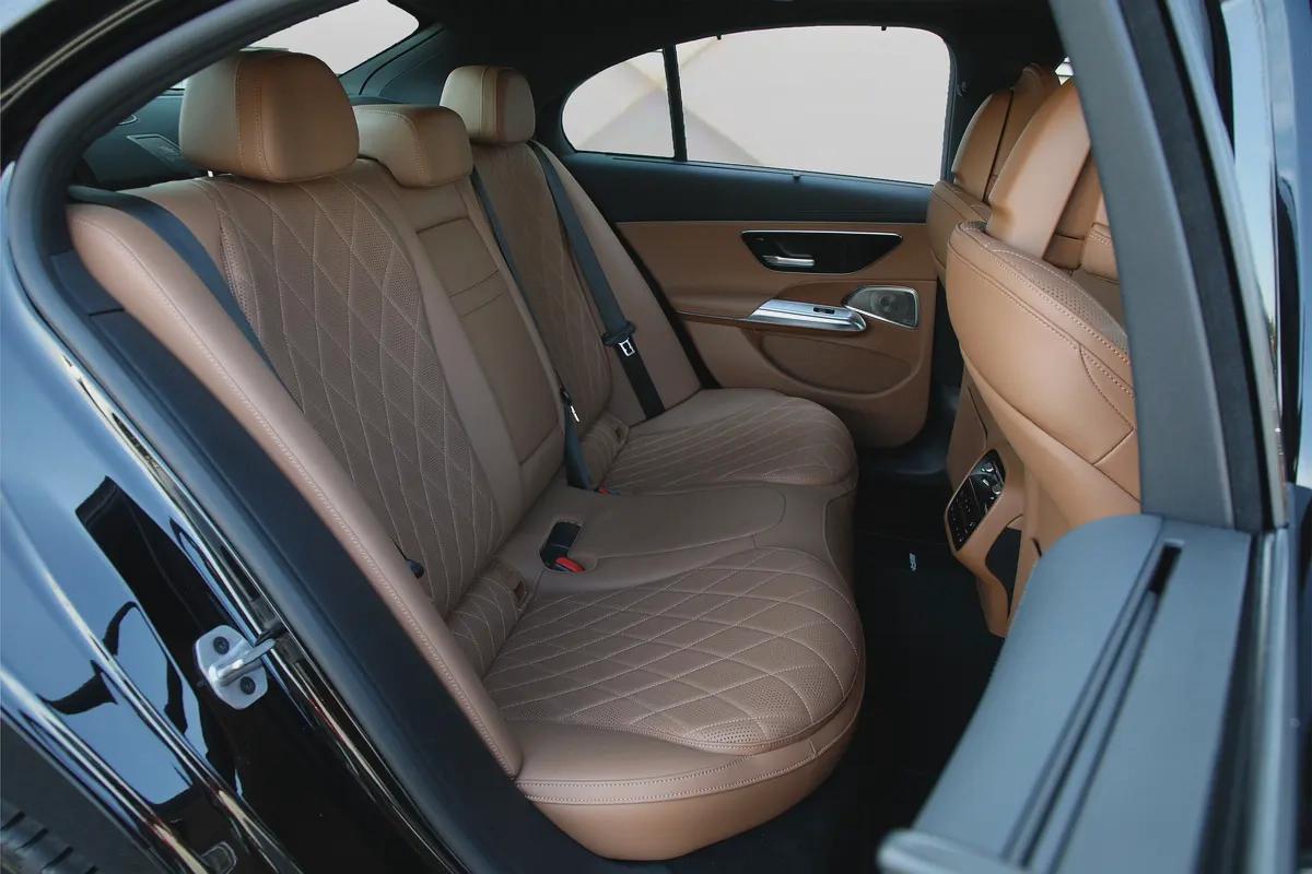 MERCEDES BENZ E 300 - 2024 - GCC - GARGASH WARRANTY + SERVICE CONTRACT - ORIGINAL PAINT-17-17