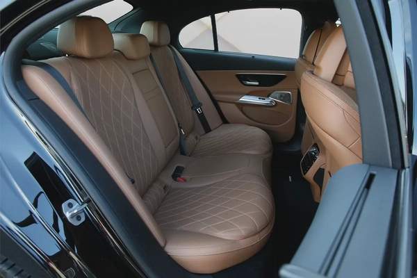 MERCEDES BENZ E 300 - 2024 - GCC - GARGASH WARRANTY + SERVICE CONTRACT - ORIGINAL PAINT