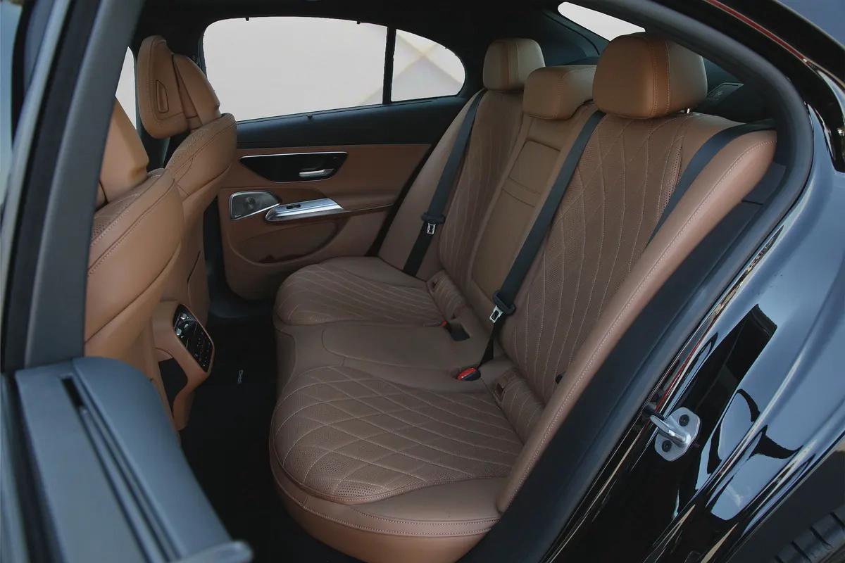 MERCEDES BENZ E 300 - 2024 - GCC - GARGASH WARRANTY + SERVICE CONTRACT - ORIGINAL PAINT-19-19