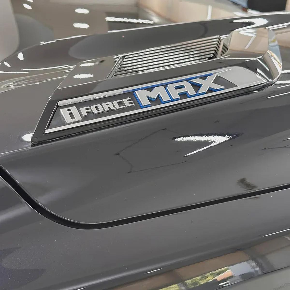 2024 Toyota Tundra Limited hybrid-12-12