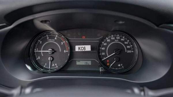 Toyota Hilux Toyota hilux 2.4L diesel mid option p.w MY24 for export only