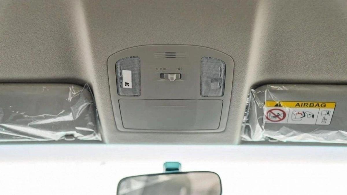 Toyota Hilux Toyota hilux 2.4L diesel mid option p.w MY24 for export only-7-7