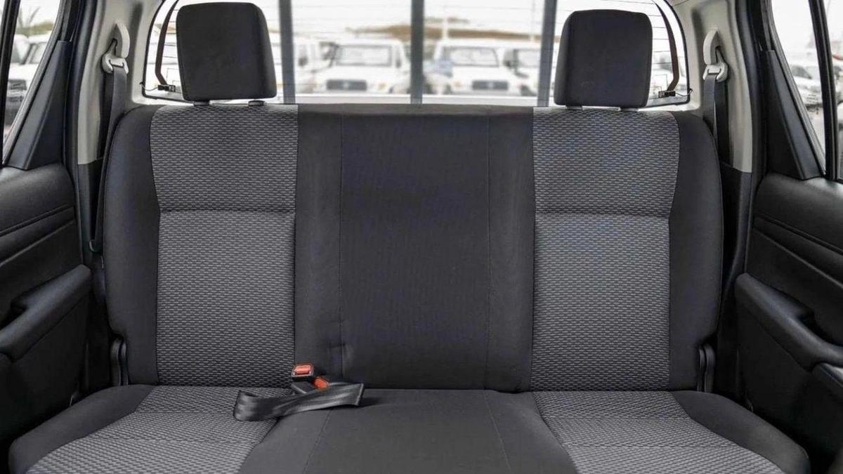 Toyota Hilux Toyota hilux 2.4L diesel mid option p.w MY24 for export only-13-13