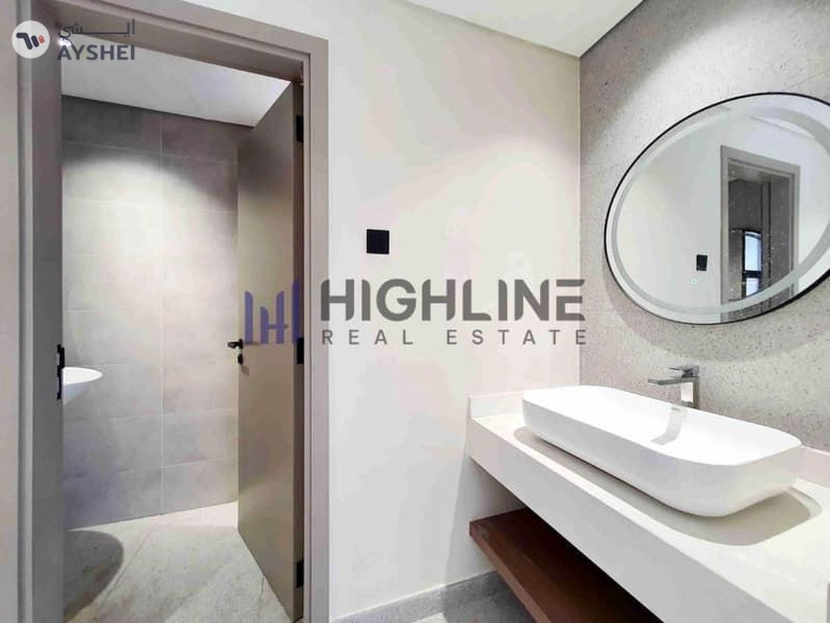 Exclusive 4-Bedroom Luxury Villa Near the Beach-9-9