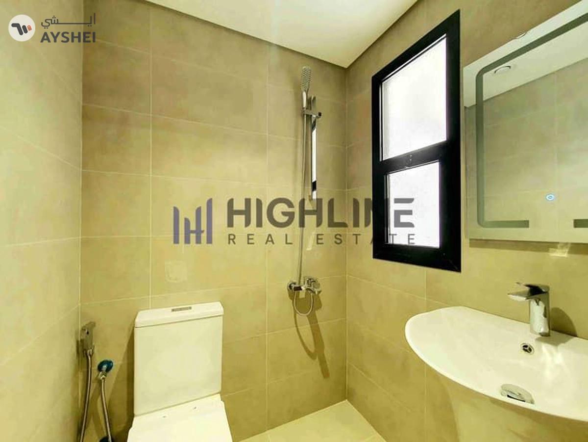 Exclusive 4-Bedroom Luxury Villa Near the Beach-11-11