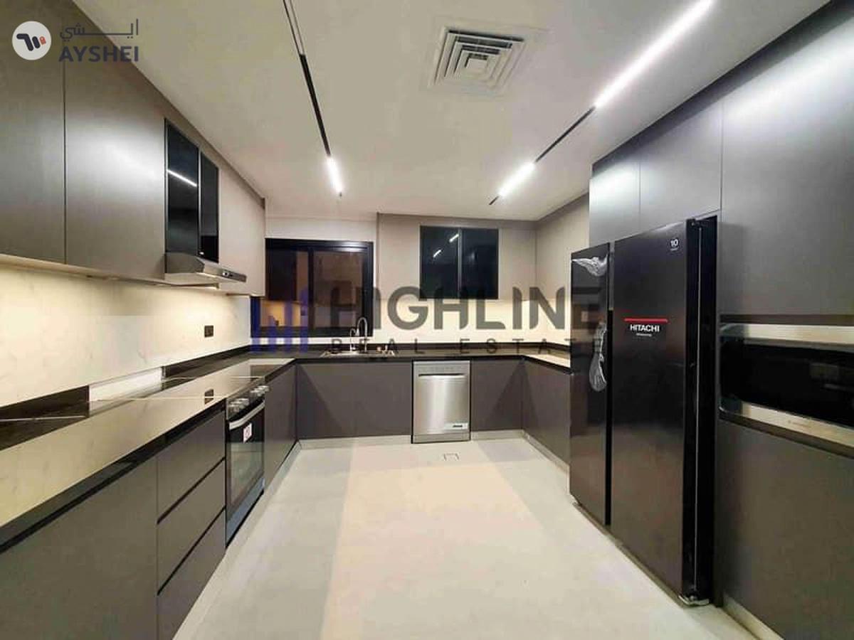 Exclusive 4-Bedroom Luxury Villa Near the Beach-24-24