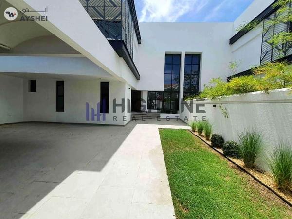 Exclusive 4-Bedroom Luxury Villa Near the Beach