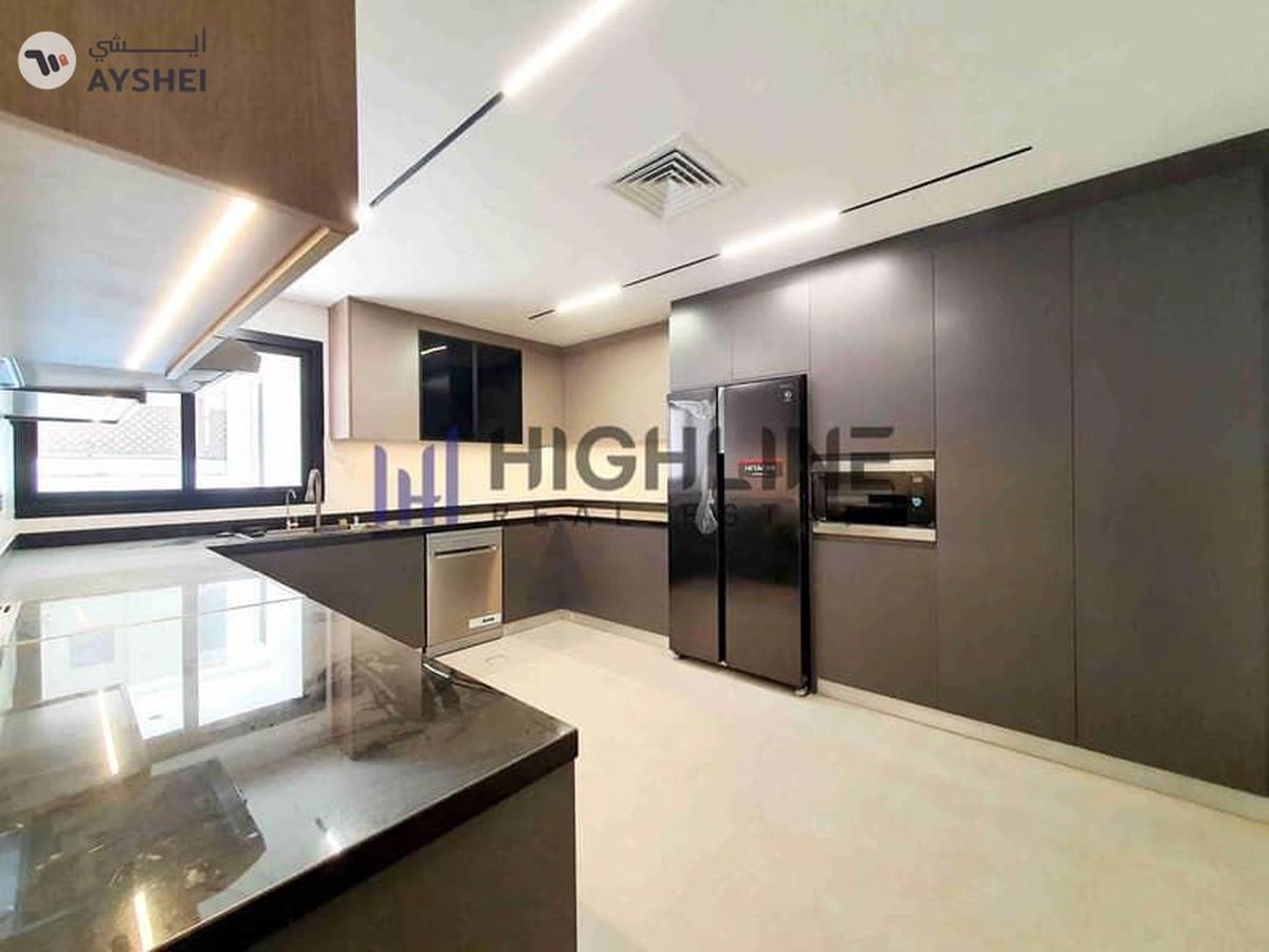 Exclusive 4-Bedroom Luxury Villa Near the Beach-4-4