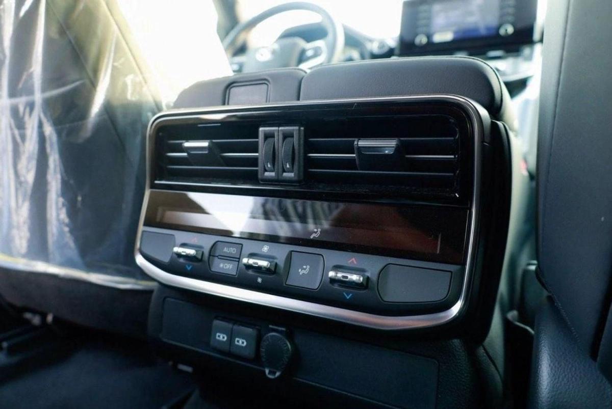 Toyota Land Cruiser Toyota Land Cruiser VX 4.0L Petrol 2024-11-11