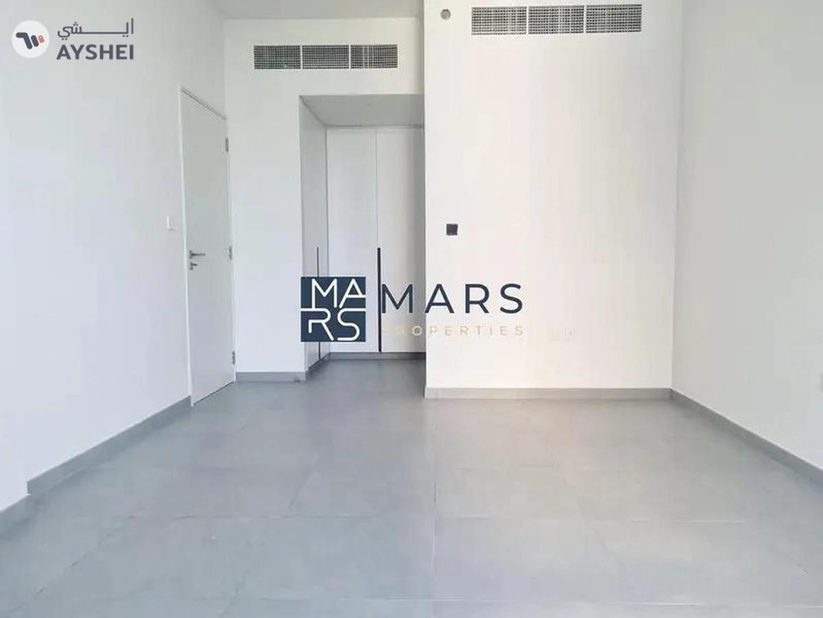 Luxury| Spacious| 2 Bedroom Apartment| With Balcony+ Covered Parking| Best Price-6-6