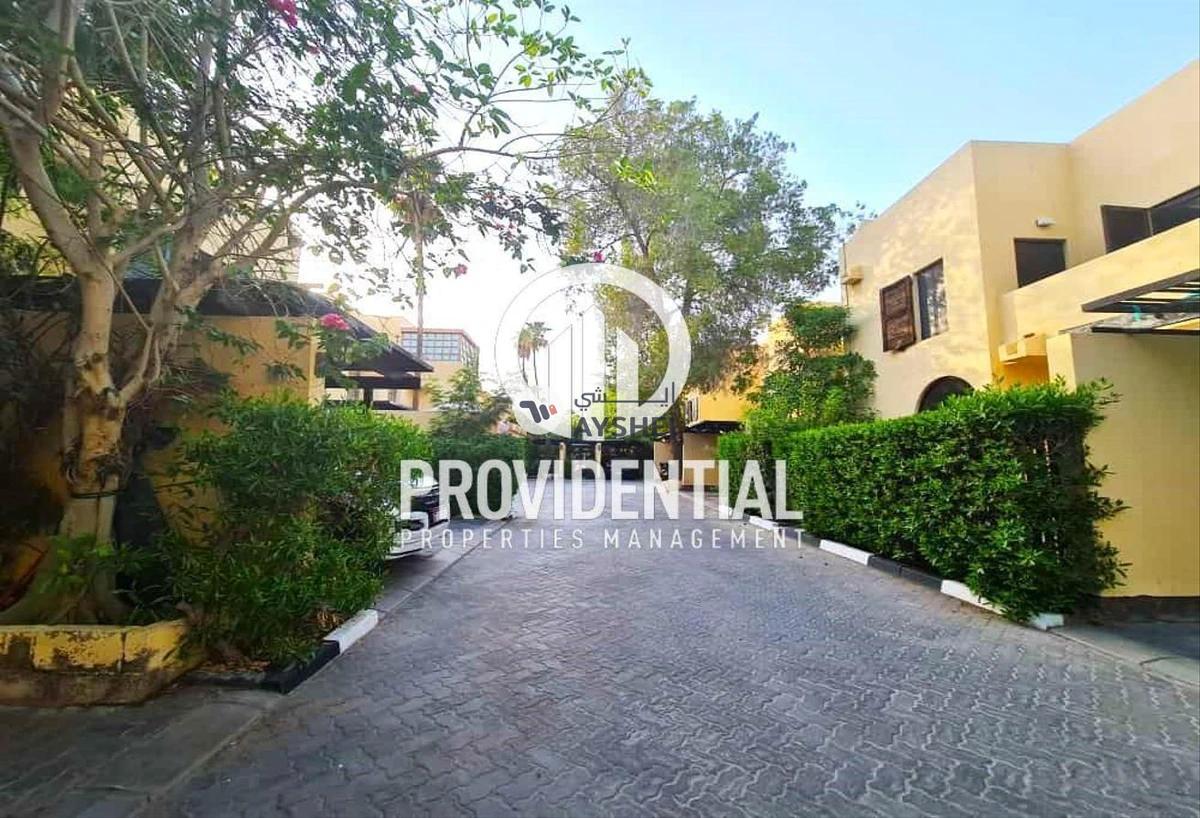 VILLA FOR RENT IN AL KARAMAH-0-0