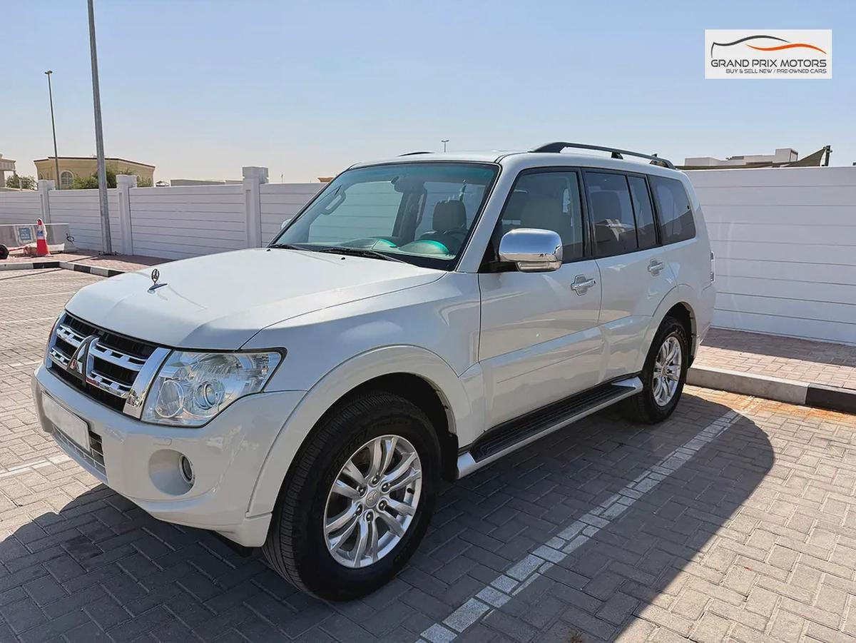 Mitsubishi Pajero GLS V6 3.8 Full Options 7 Seater 2014 Model GCC Specs With Partial Service History-0-0