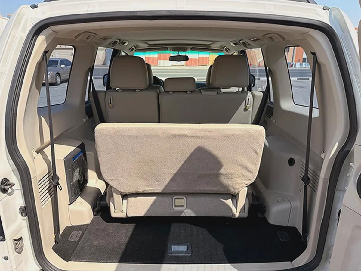 Mitsubishi Pajero GLS V6 3.8 Full Options 7 Seater 2014 Model GCC Specs With Partial Service History-18-18