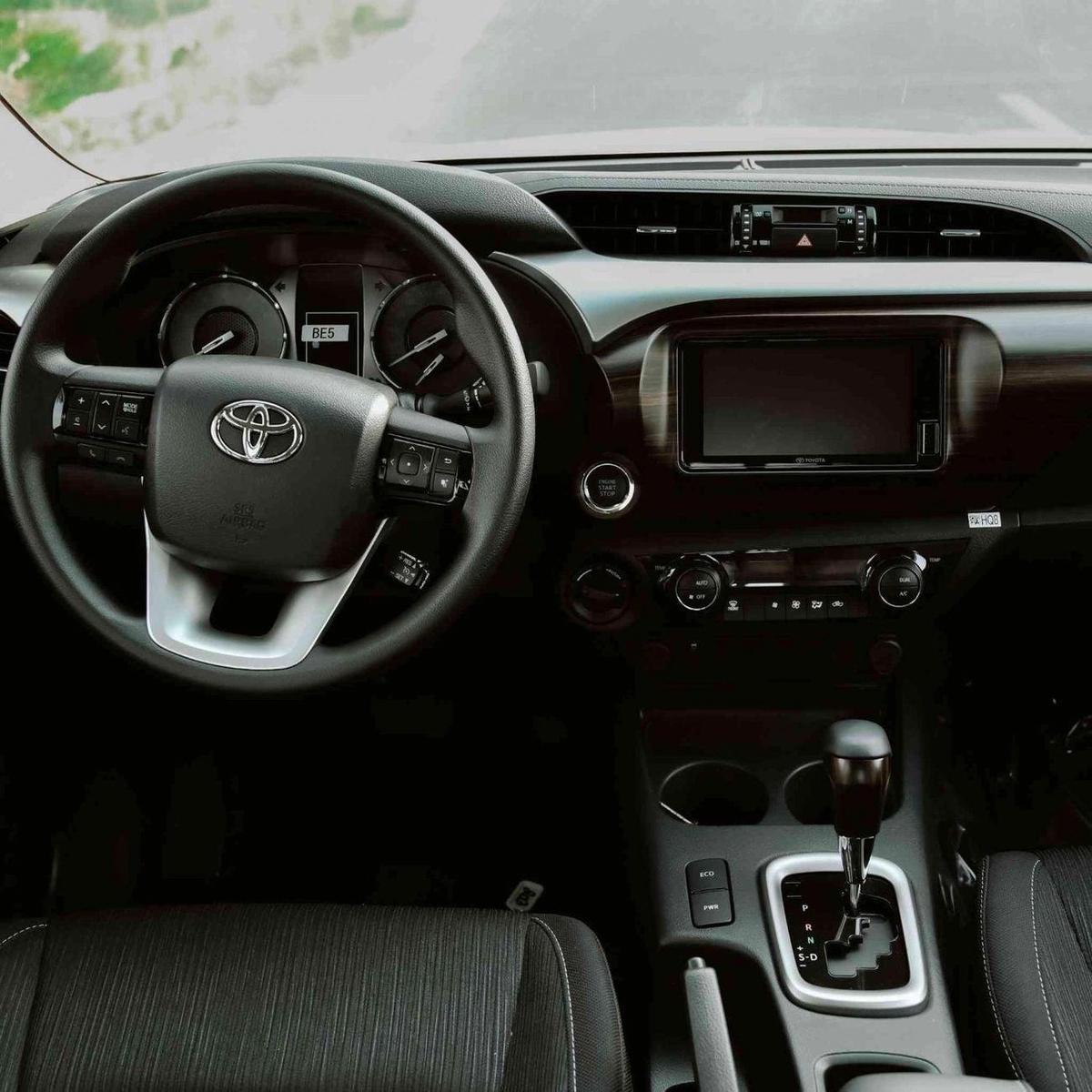 Toyota Hilux GLX AT 2.7L-4-4