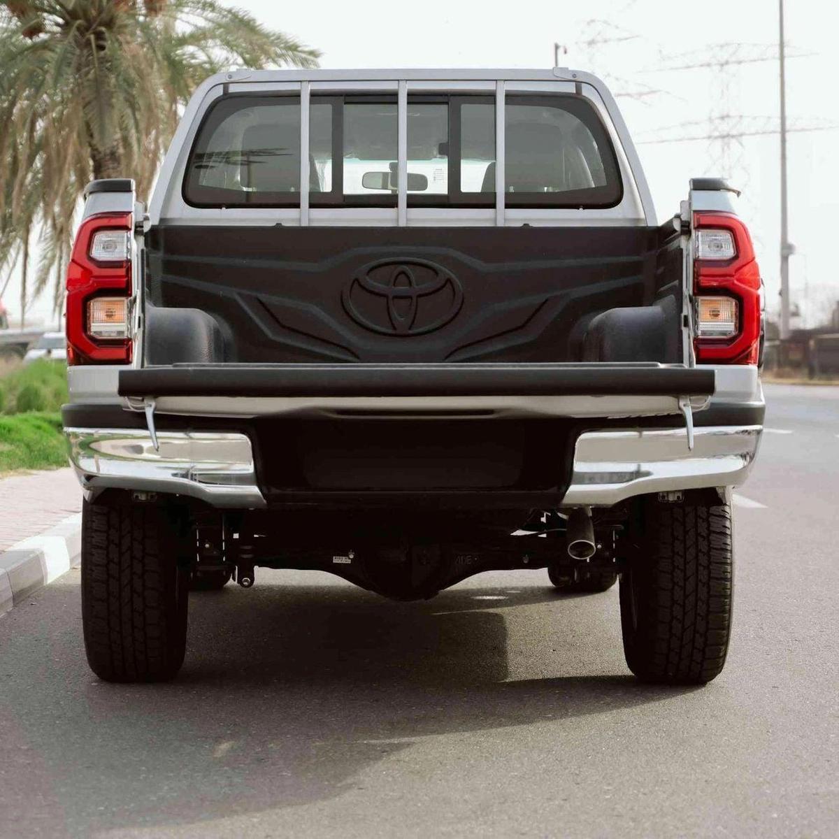 Toyota Hilux GLX AT 2.7L-7-7