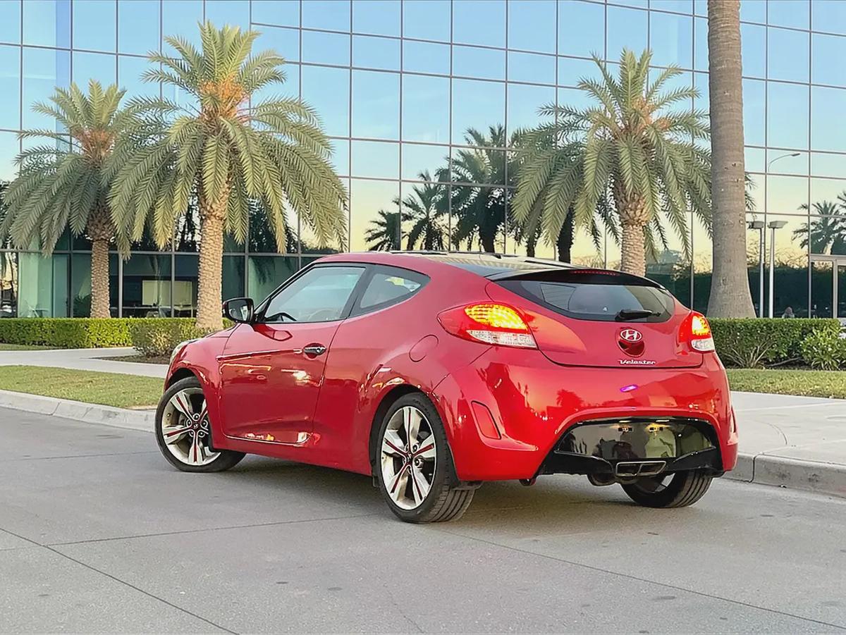 HYUNDAI | VELOSTER | GLS | 1.6L |2016 |GCC | EXCELLENT CONDITION-2-2