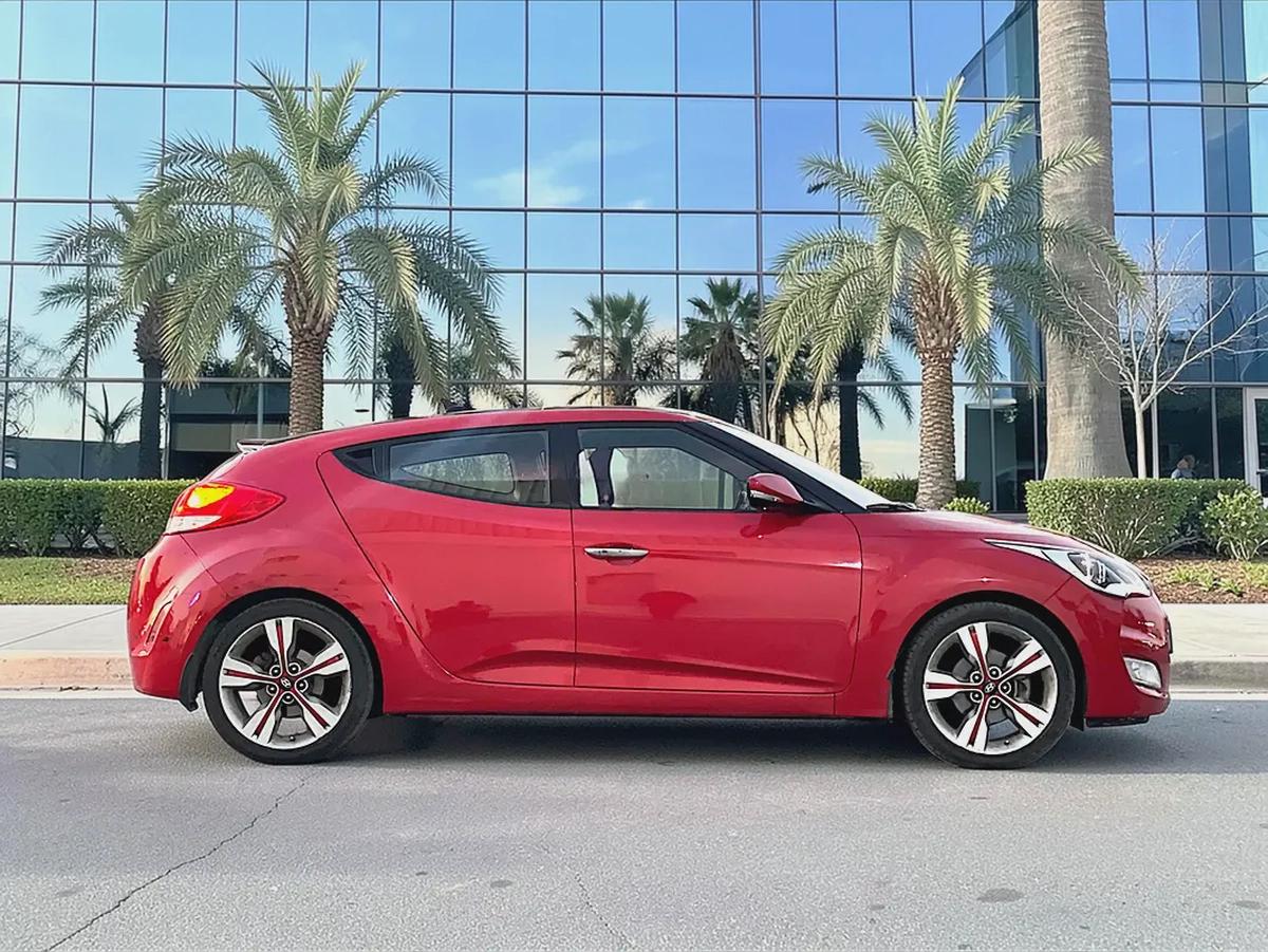 HYUNDAI | VELOSTER | GLS | 1.6L |2016 |GCC | EXCELLENT CONDITION-7-7