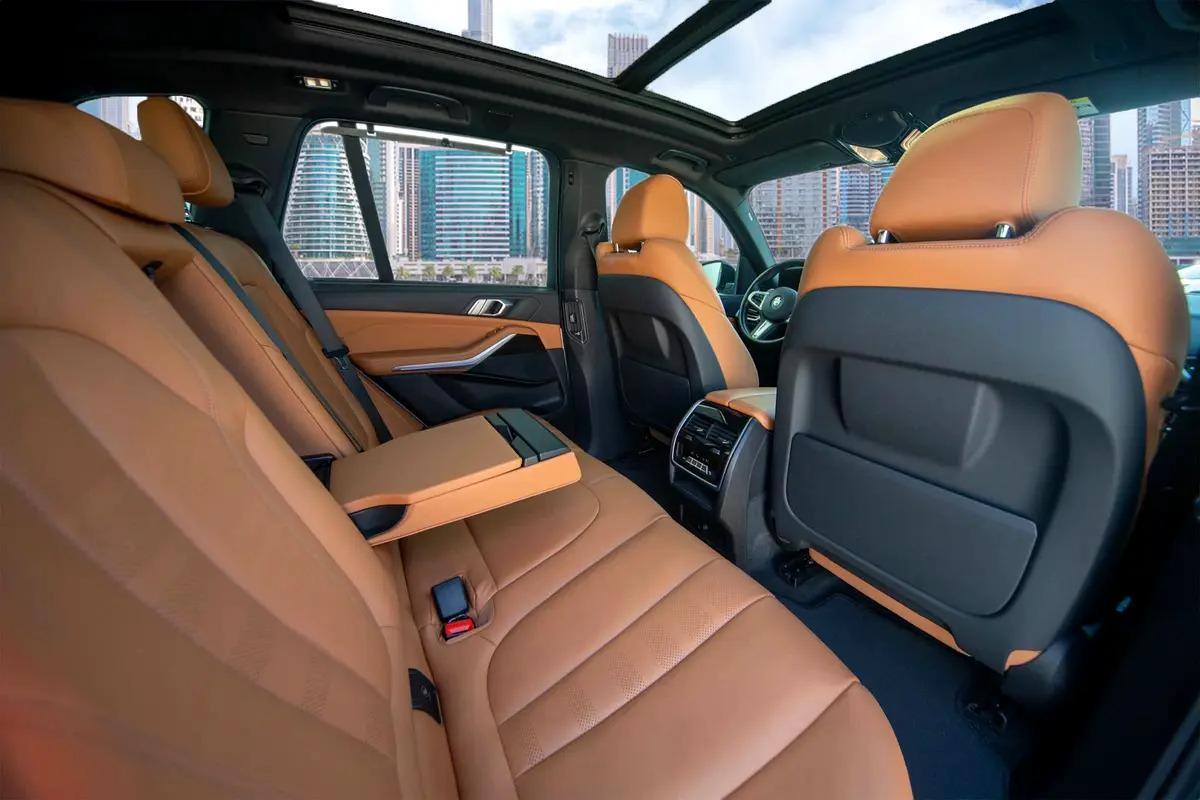4,100 P.M | 0% Down-Payment | BMW Warranty+Service | xDrive40i M-Sport-9-9