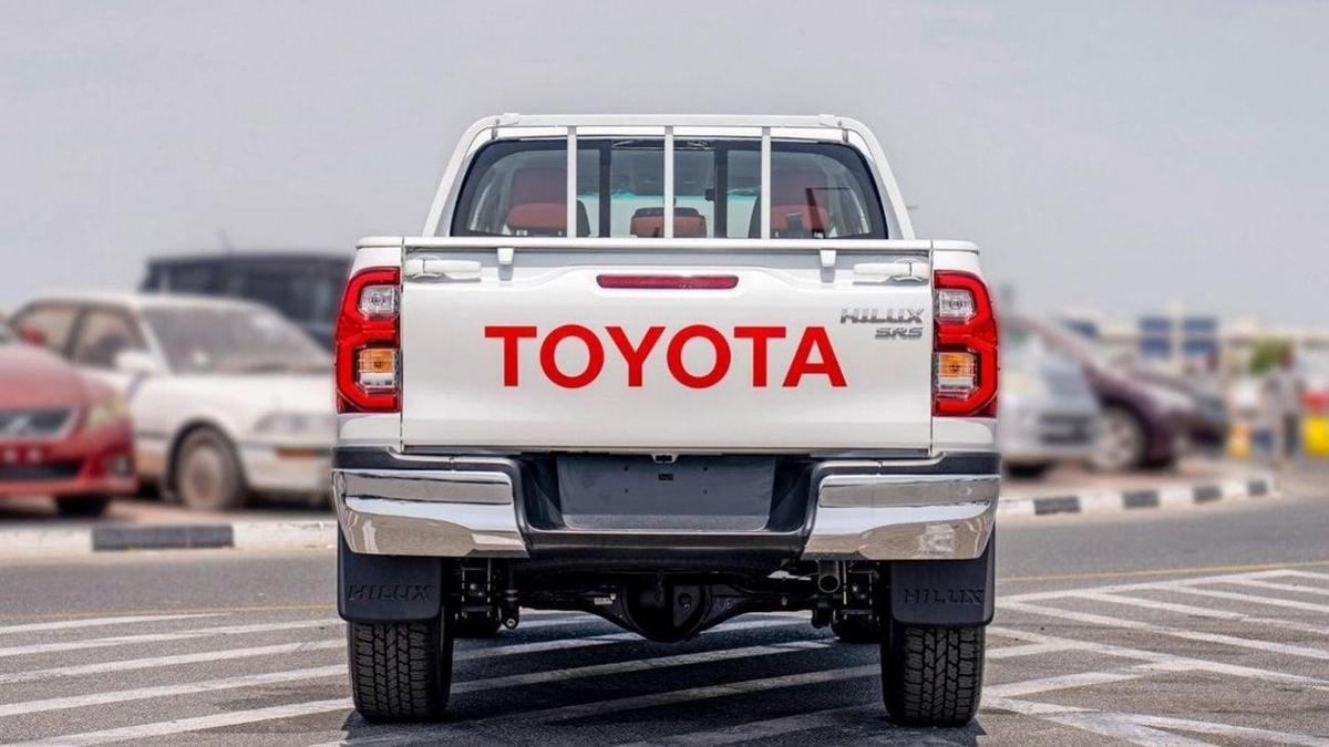 Toyota Hilux TOYOTA HILUX DC 2.7P MT 4X4 MY2023 – WHITE-4-4