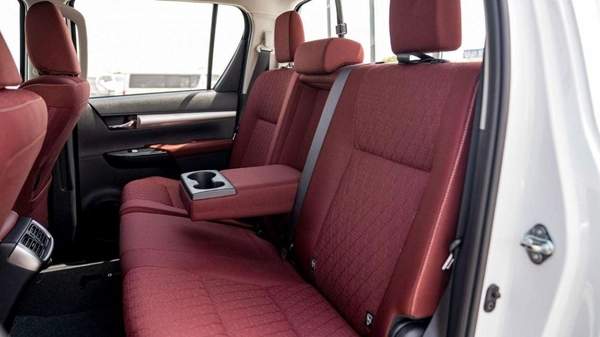 Toyota Hilux TOYOTA HILUX DC 2.7P MT 4X4 MY2023 – WHITE