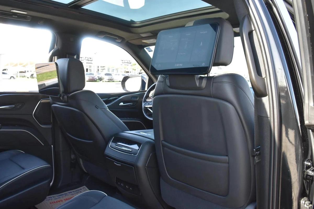 CADILLAC ESCALADE LUXURY 2023 | BLACK-2-2