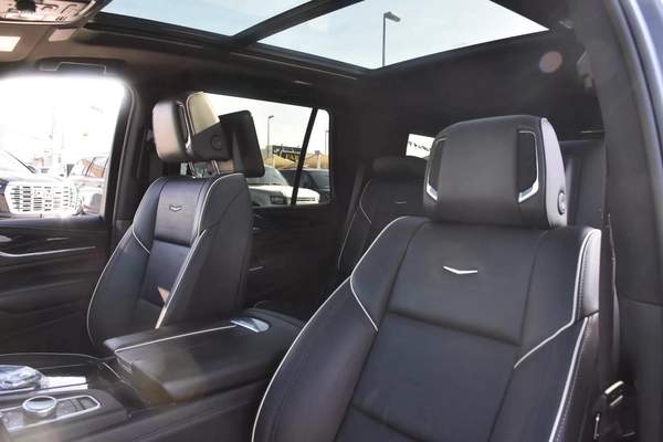 CADILLAC ESCALADE LUXURY 2023 | BLACK