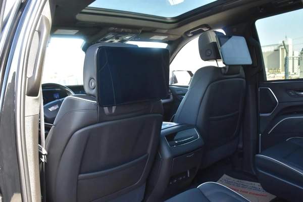 CADILLAC ESCALADE LUXURY 2023 | BLACK